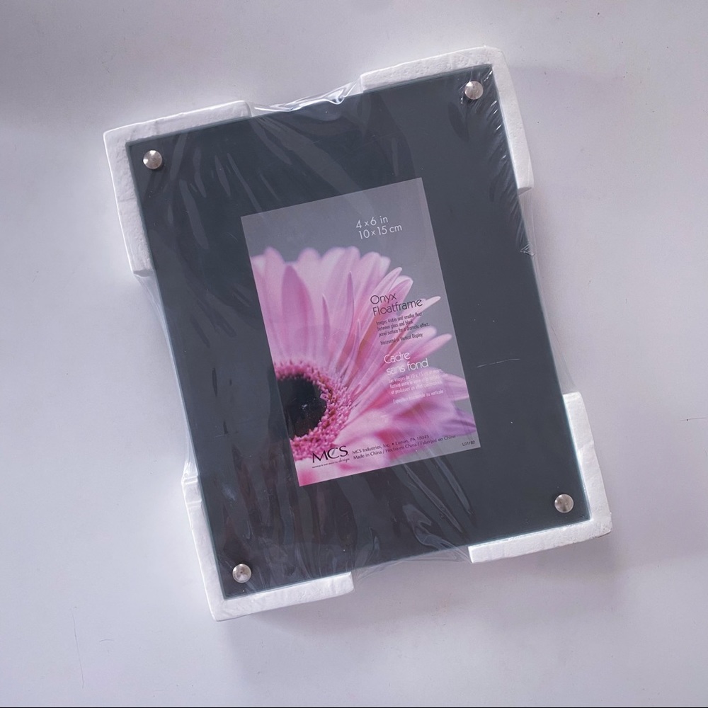 Float Frame
